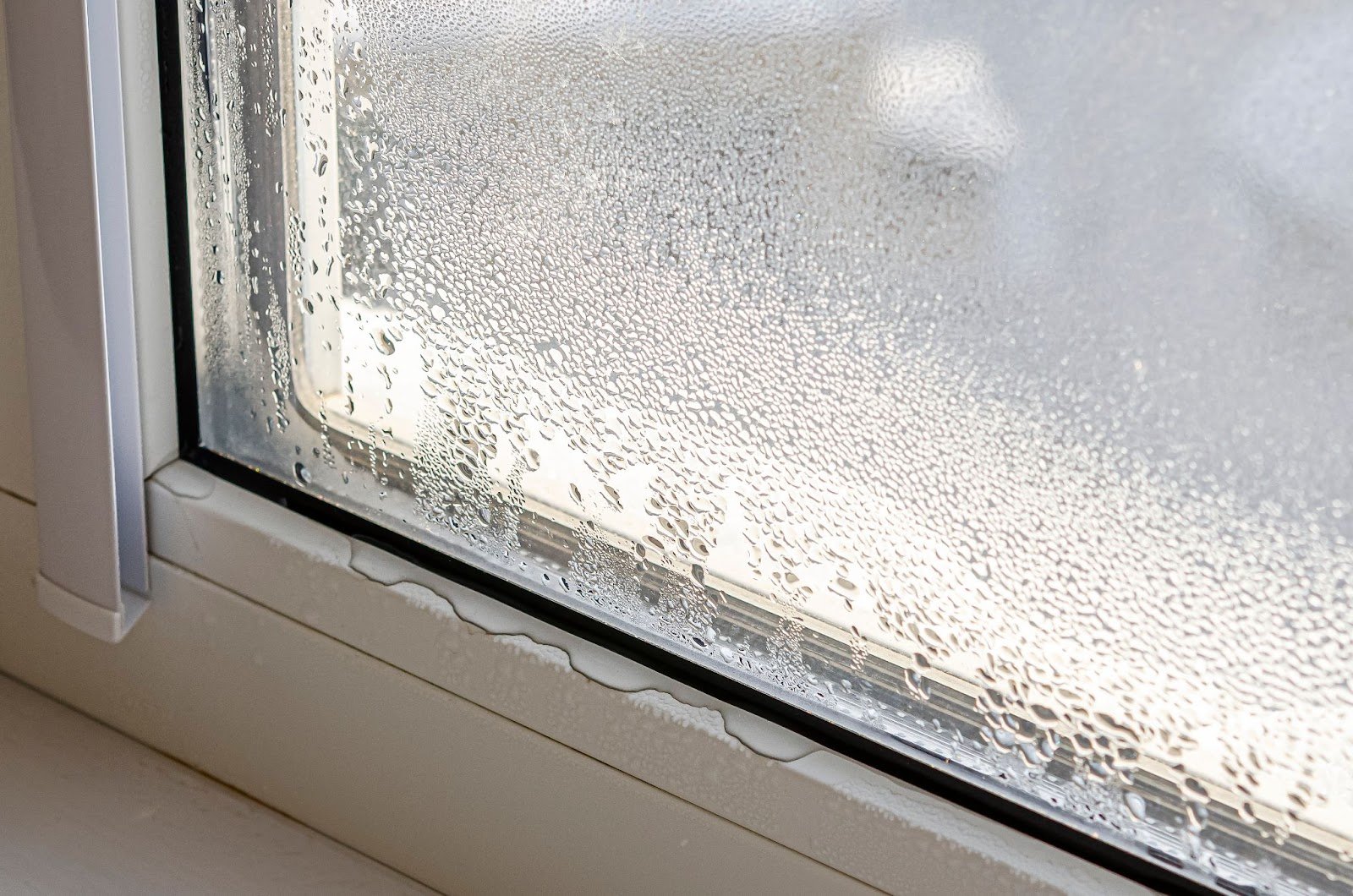Thunderstorms & Water Leaks: How to Keep Water from Coming Through Your Windows